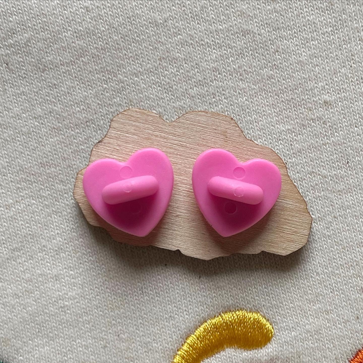 ✨bragail✨ fundraising pronoun cloud badges (limited stock!!)